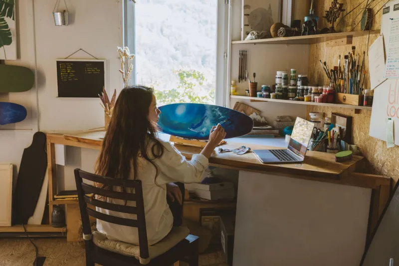 No Gallery? No Problem: How Independent Artists Are Owning Their Spotlight Online